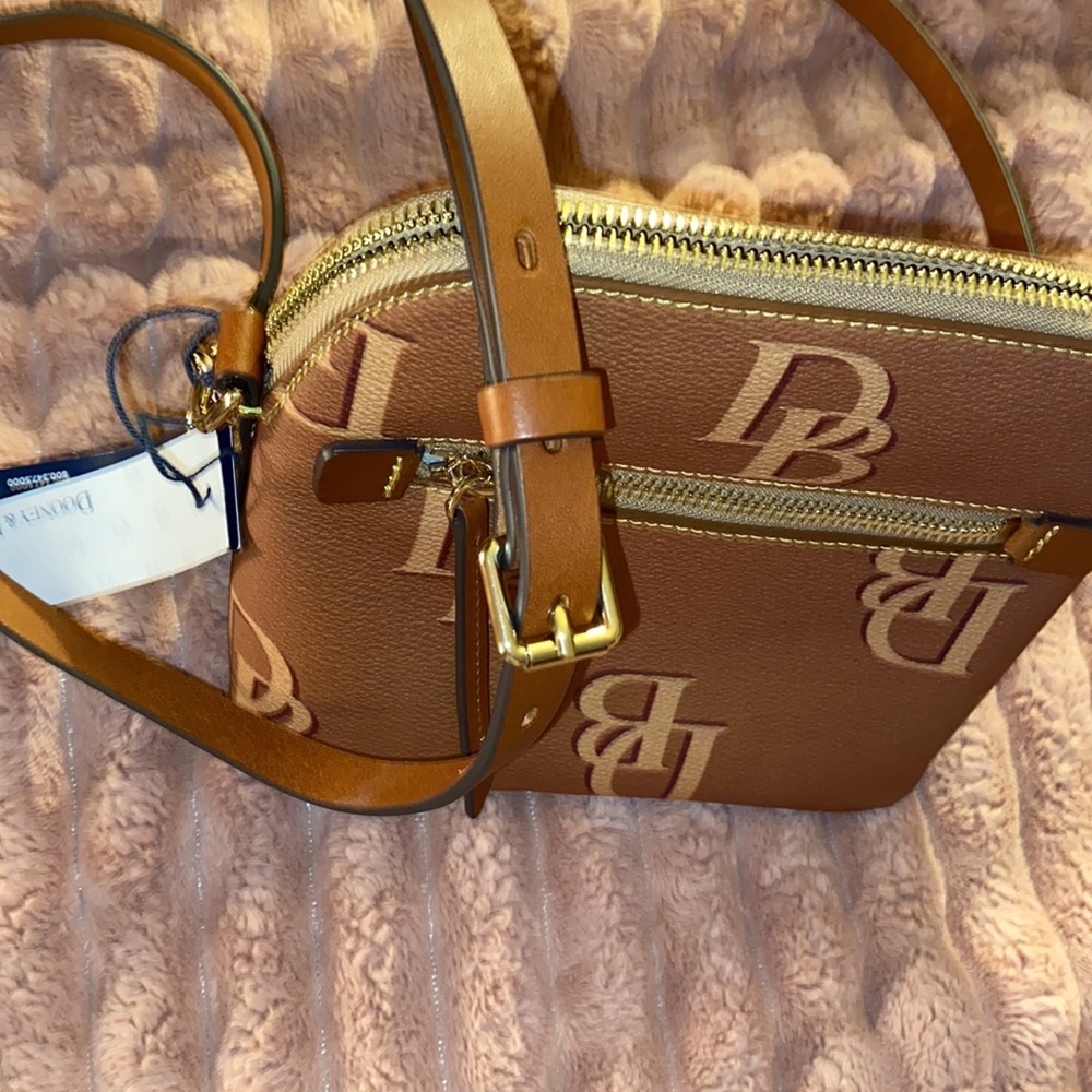 Beautiful Dooney&Bourke crossbody Bag 🤎💛🤎💛SOLD DURING SHOW bundle - Picture 8 of 8